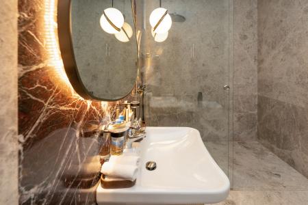    (  & | MRIYA RESORT&SPA)  wine  6-     