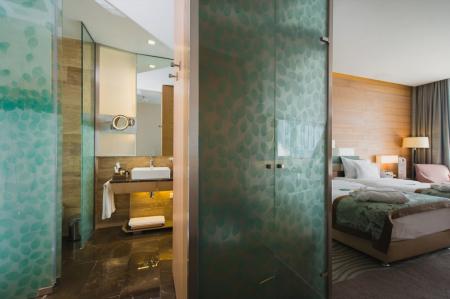    (  & | MRIYA RESORT&SPA)   Connect Sea View 4-