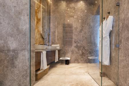    (  & | MRIYA RESORT&SPA)  wine  6-     