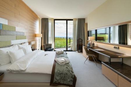    (  & | MRIYA RESORT&SPA)  4-