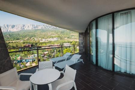    (  & | MRIYA RESORT&SPA)  4-