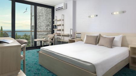  Green park Yalta-Intourist (  -)  4- 2-            Green Park