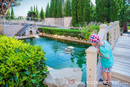  Green park Yalta-Intourist (  -) 85.   -