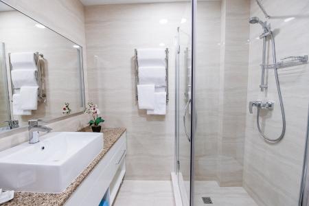  Blumarin /    2- (4,5,6 )