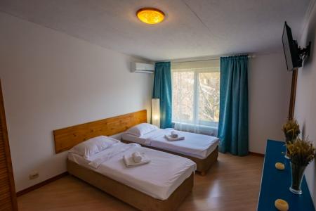  Hotel Villa Koronello ( )  2- 1-