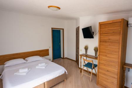  Hotel Villa Koronello ( )  2- 1-