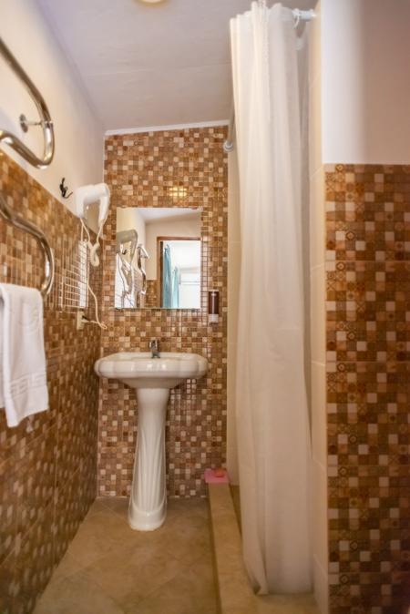  Hotel Villa Koronello ( )  2- 1-