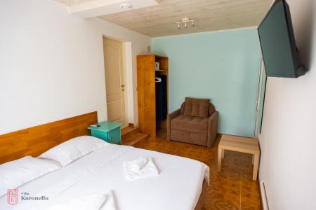  Hotel Villa Koronello ( )  2- 1-  .