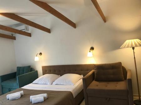  Hotel Villa Koronello ( )   2- 1-  