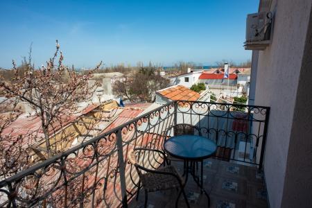  Hotel Villa Koronello ( )   2- 1-  