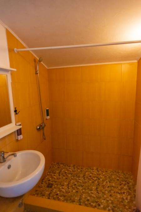  Hotel Villa Koronello ( )   2- 1-  