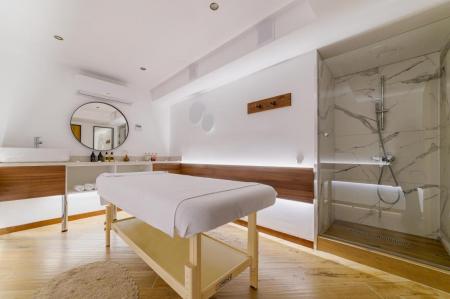  Amber Shore Resort /    ****  