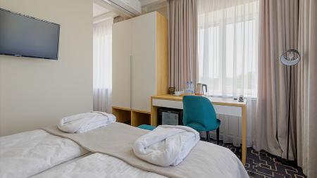  Amber Shore Resort /    ****  4- 2-