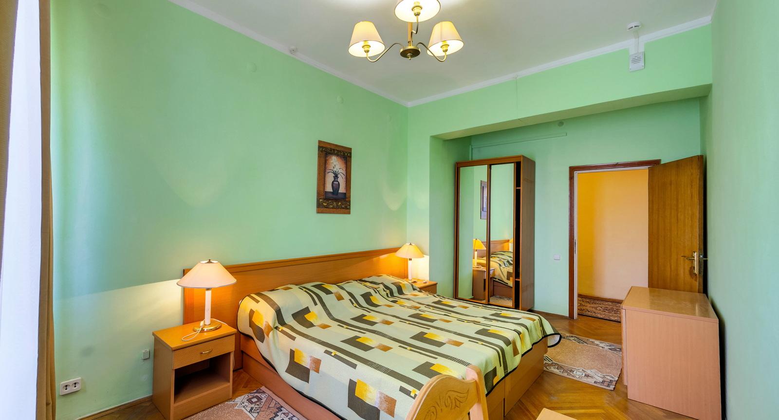 ��������� ������������ �������� 2 ��������� ����� � �������� � ������