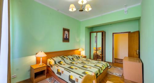 ��������� ������������ �������� 2 ��������� ����� � �������� � ������