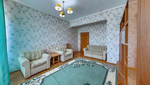 ��������� ������������ �������� 2 ��������� ����� � �������� � ������