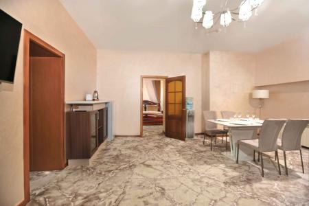  Tes-hotel Resort & SPA (-)  4- 3- 