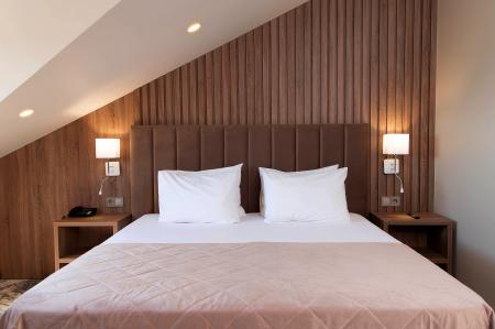  Tes-hotel Resort & SPA (-)  4- 2- 