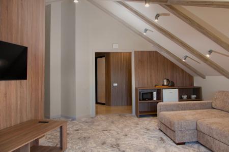  Tes-hotel Resort & SPA (-)  4- 2- 