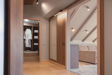  Tes-hotel Resort & SPA (-)  4- 2- 