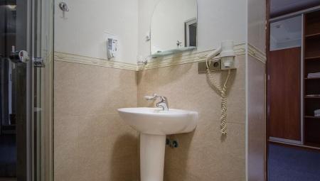  Tes-hotel Resort & SPA (-)   2-