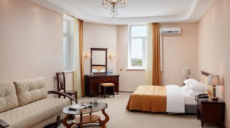  Tes-hotel Resort & SPA (-)   4- 1-