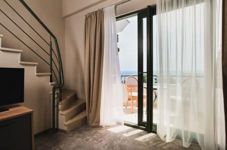  MORE SPA & RESORT  2- 2- ( 1,2,3,5,3,6,9)