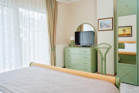  MORE SPA & RESORT  2- 2-  2-  ( 3,8,  )