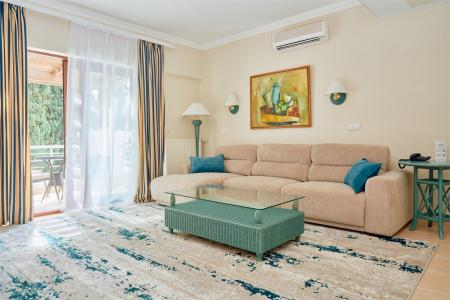  MORE SPA & RESORT  2- 2-  2-  ( 3,8,  )