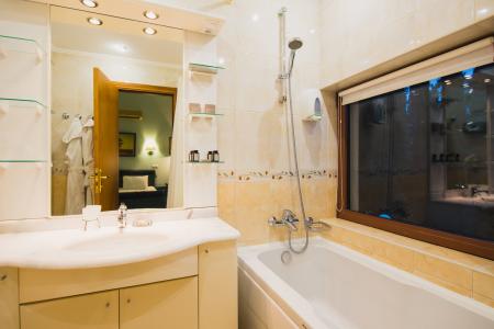  MORE SPA & RESORT  2- 2-  2-  ( 3,8,  )