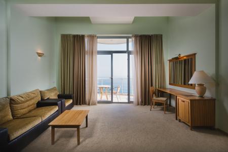  MORE SPA & RESORT   2- 2- ( 9,  )