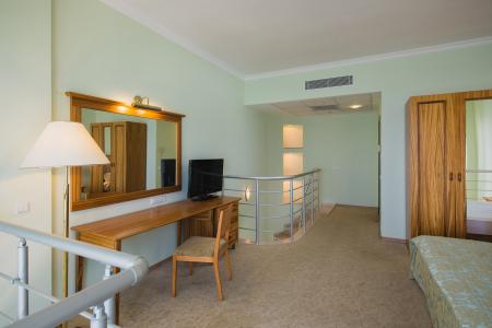  MORE SPA & RESORT   2- 2- ( 9,  )