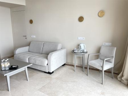  MORE SPA & RESORT   2- 2- ( 9,  )