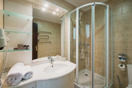  MORE SPA & RESORT   2- 2- ( 9,  )