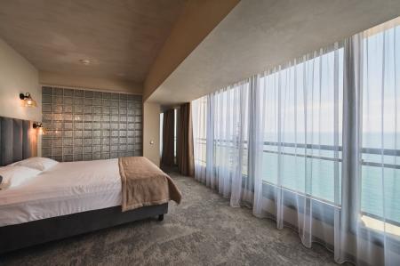  MORE SPA & RESORT - 2- 1- ( 6,9)