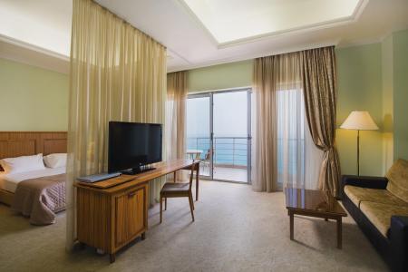  MORE SPA & RESORT - 2- 1- ( 6,9)