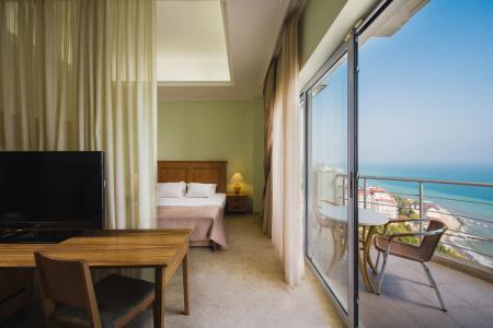  MORE SPA & RESORT - 2- 1- ( 6,9)