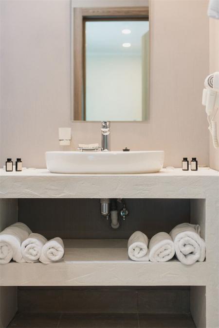  MORE SPA & RESORT   2- 1- ( 1,2,6)