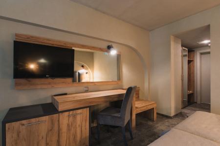  MORE SPA & RESORT  2- 1- ( 1,2,5,6,  )