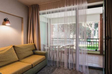  MORE SPA & RESORT  2- 1- ( 1,2,5,6,  )