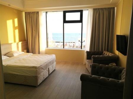 Делюкс 2-местный 1-комнатный с панорамными окнами и прямым видом на море