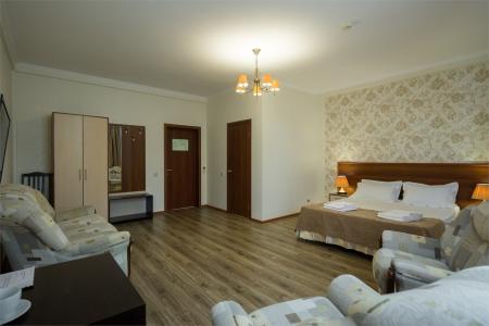 ����� Green Hosta / ���� ����� �������� �������� 2-� ��������� 