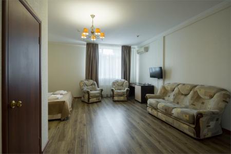 ����� Green Hosta / ���� ����� �������� �������� 2-� ��������� 