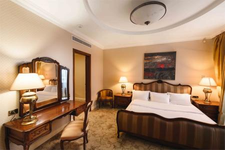 SPA- Riviera Sunrise Resort ( )   2-  