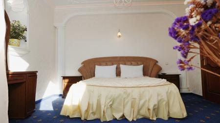  Villa Bonne Maison with Garden (  )  4- 2-