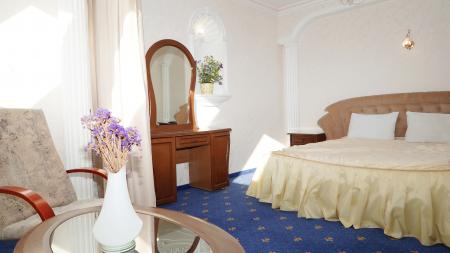  Villa Bonne Maison with Garden (  )  4- 2-