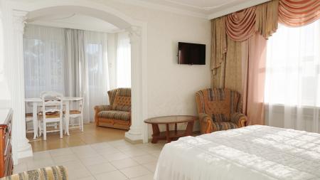  Villa Bonne Maison with Garden (  )  4- 2-