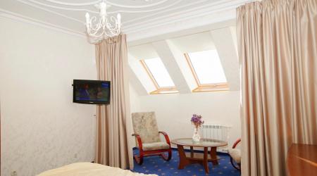  Villa Bonne Maison with Garden (  )  4- 2-