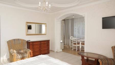  Villa Bonne Maison with Garden (  )  4- 2-