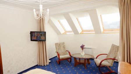  Villa Bonne Maison with Garden (  )  4- 2-